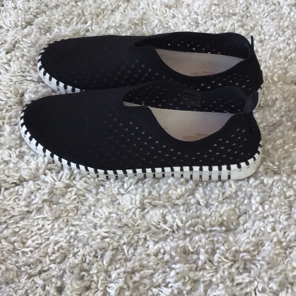 Ilse Jacobsen Black size 11 (euro 41) preowned